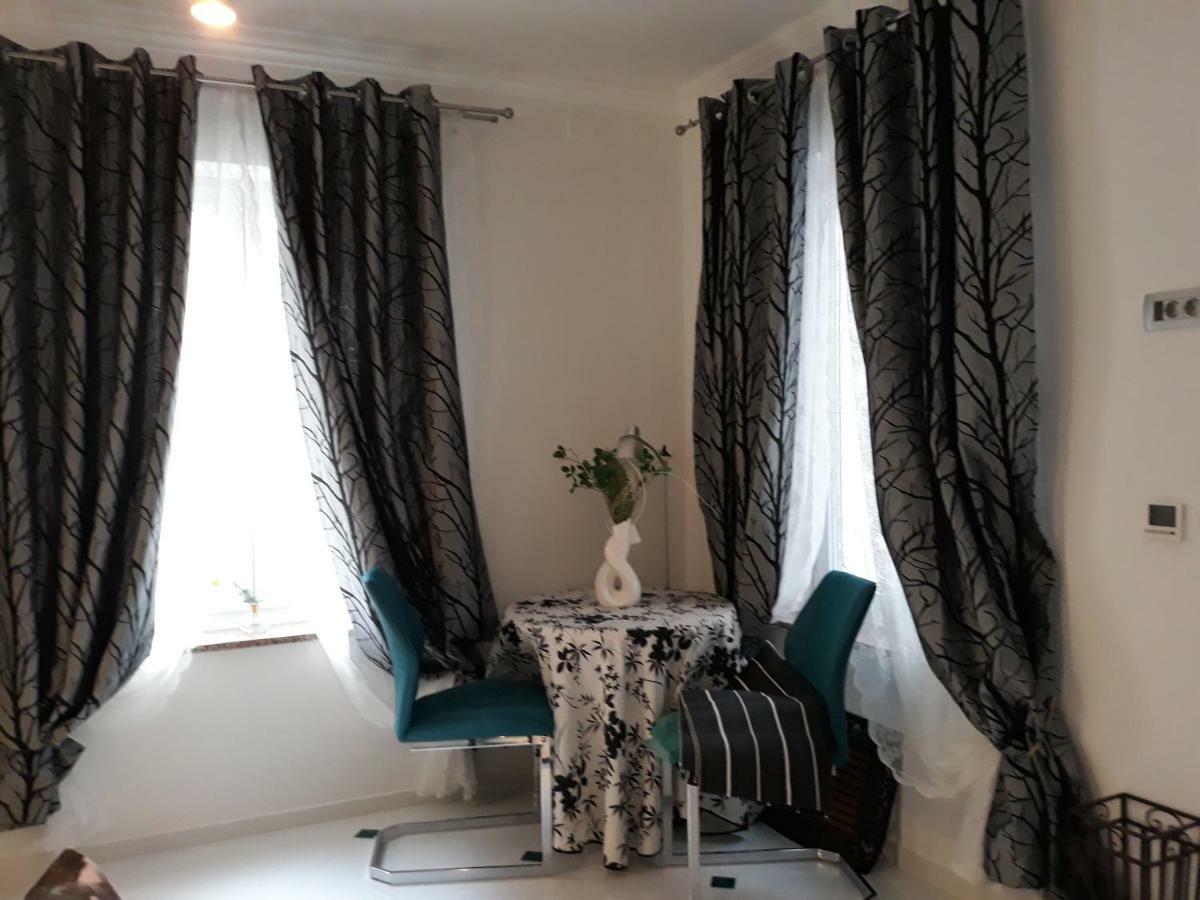 App Paris 5 Apartment Umag Luaran gambar